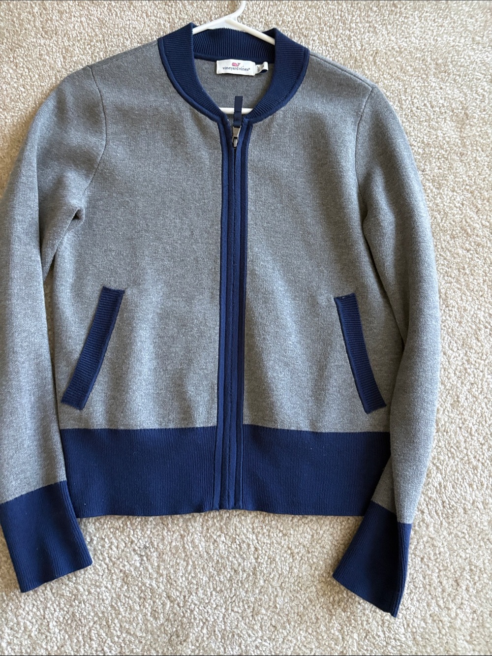 Vineyard Vines Grey Jacket with Navy Trim